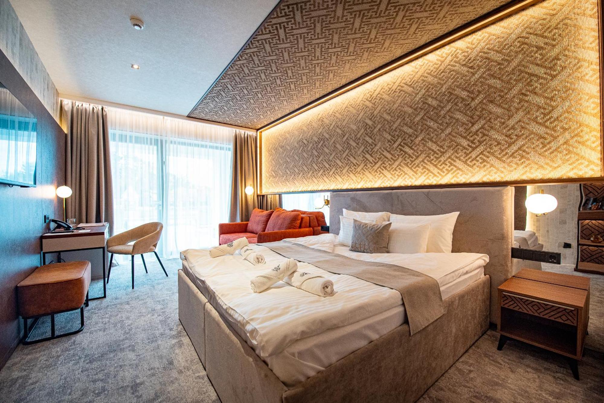 Bordur Wellness Superior Es Szonyegmuzeum Hotel