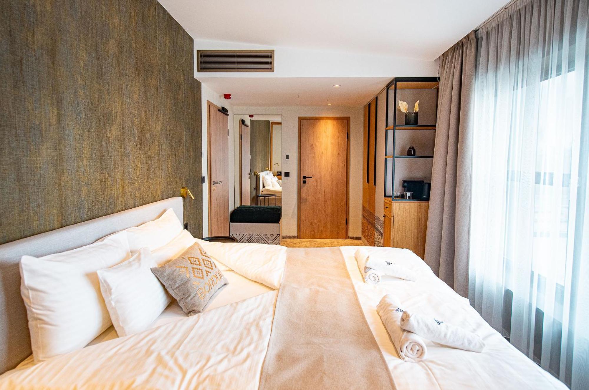 Bordur Wellness Superior Es Szonyegmuzeum Hotel 4*