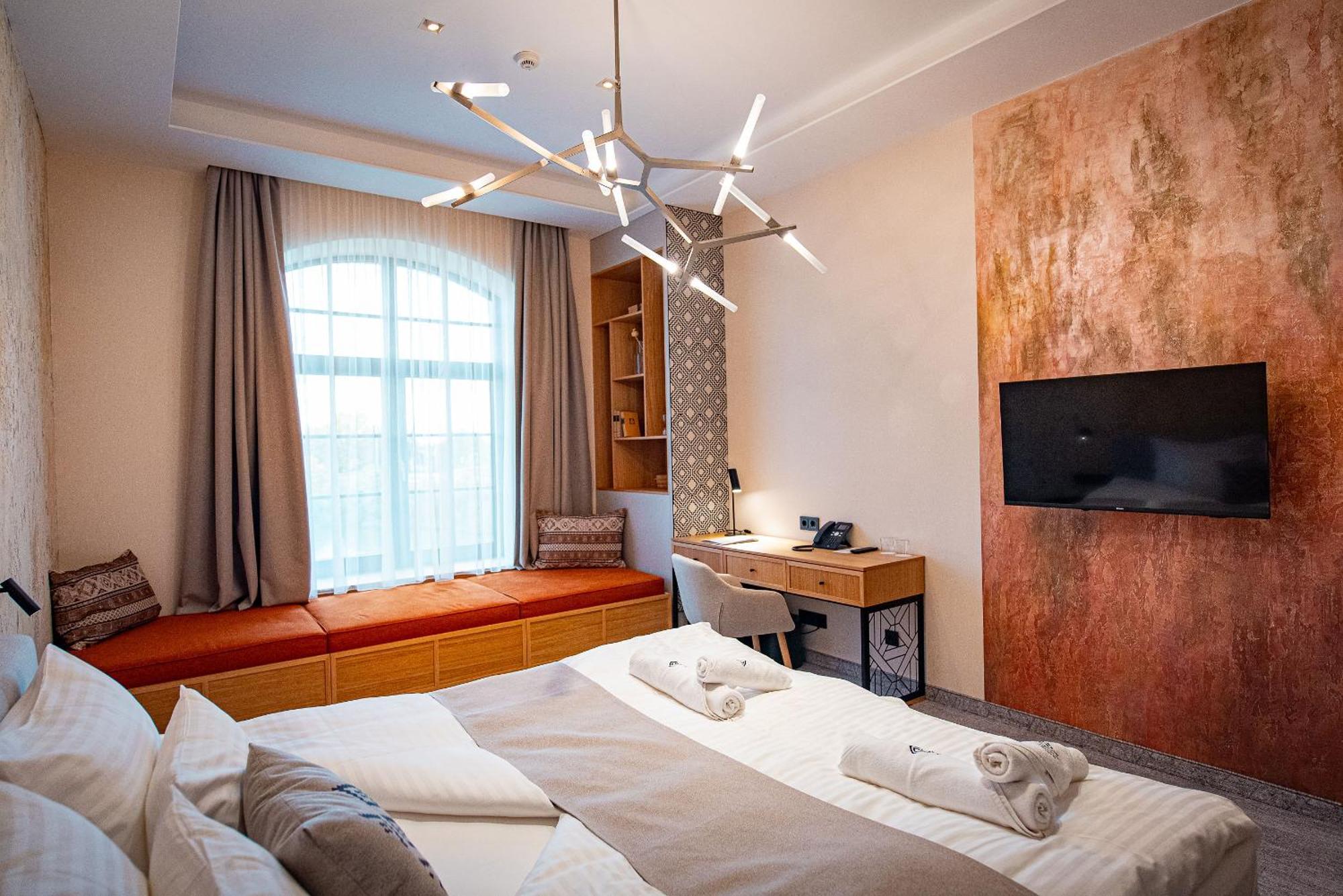 Bordur Wellness Superior Es Szonyegmuzeum Hotel 4*