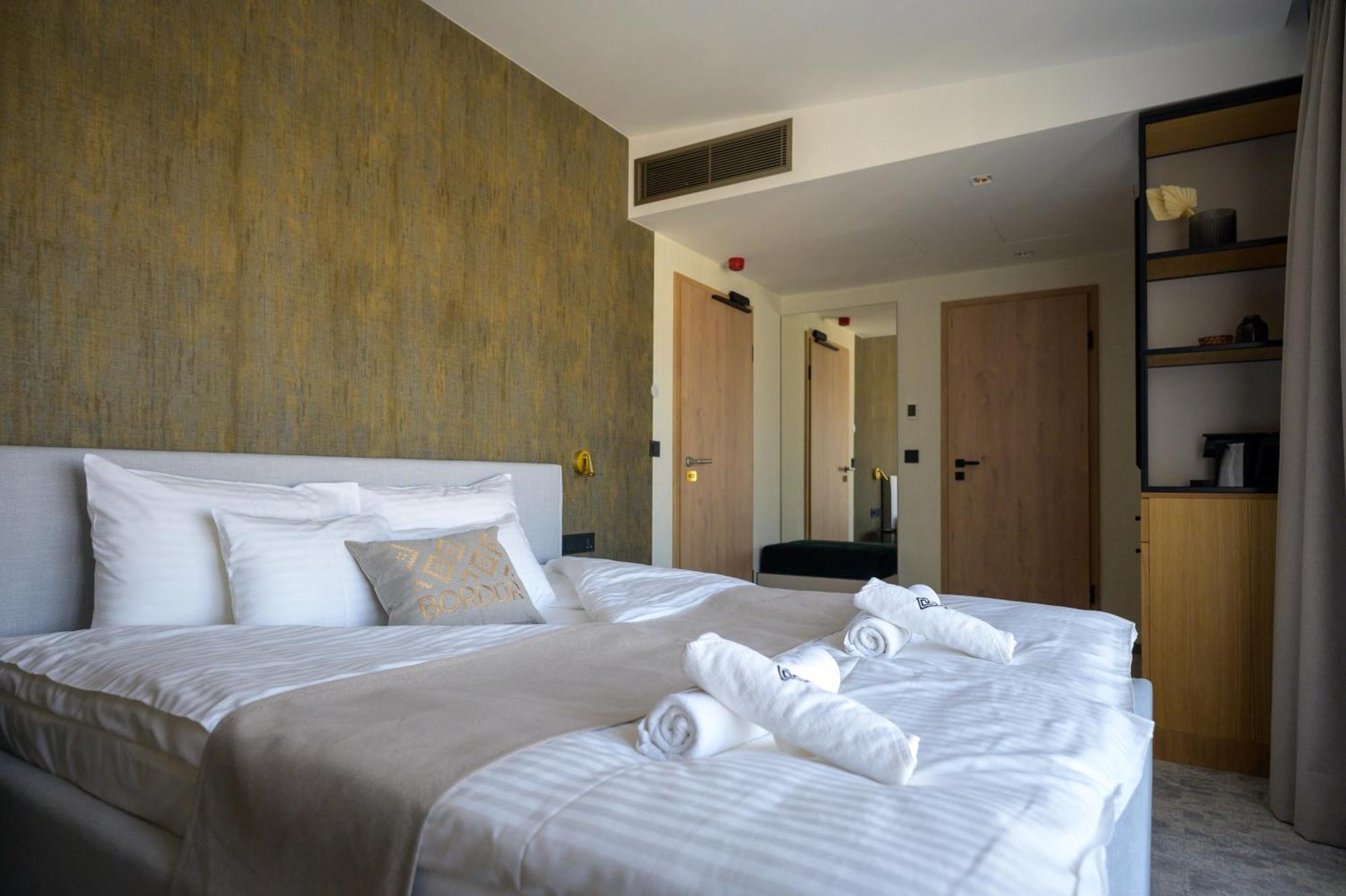 Bordur Wellness Superior Es Szonyegmuzeum Hotel