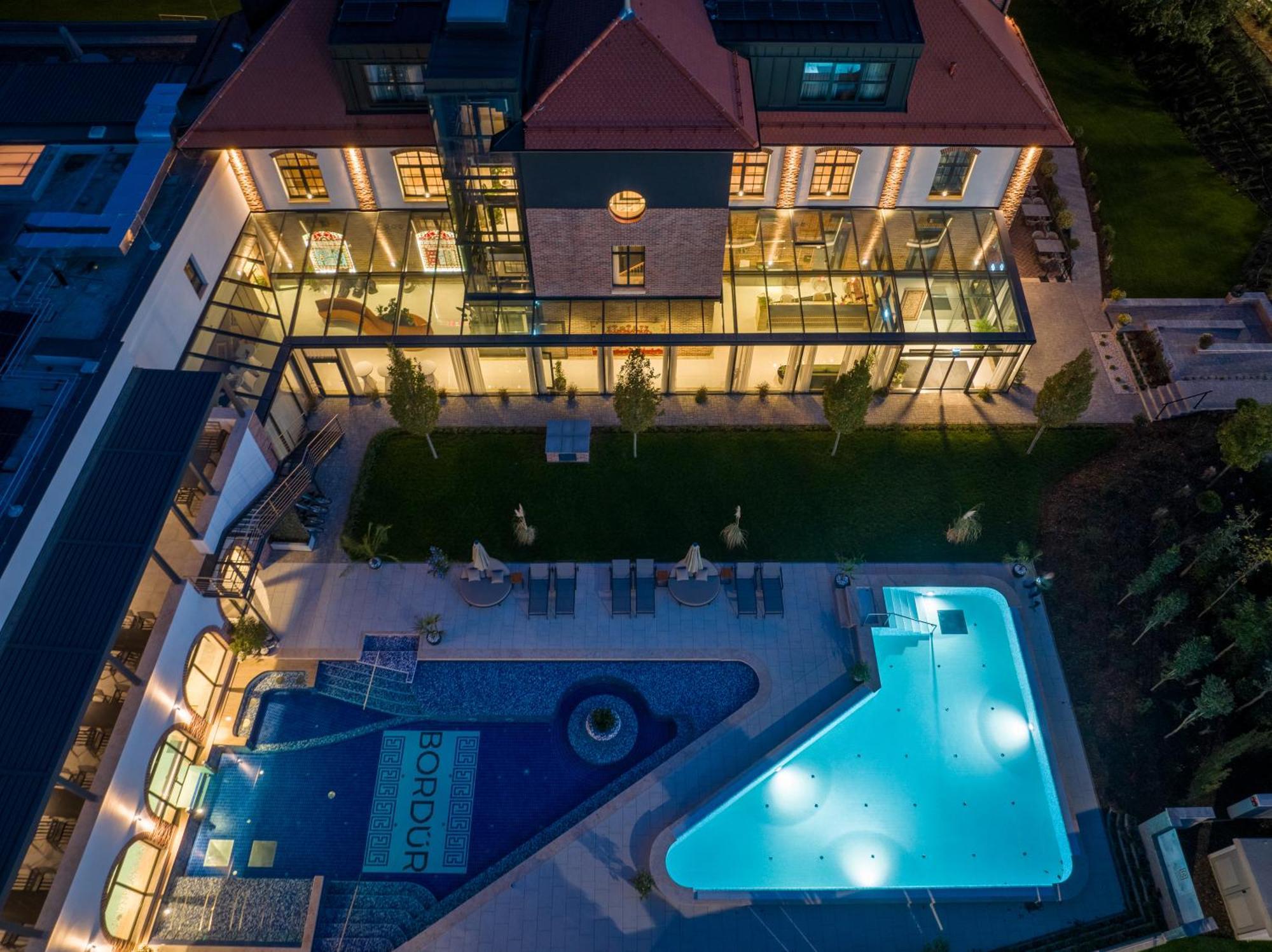 Hotel Bordur Wellness Superior Es Szonyegmuzeum 4*