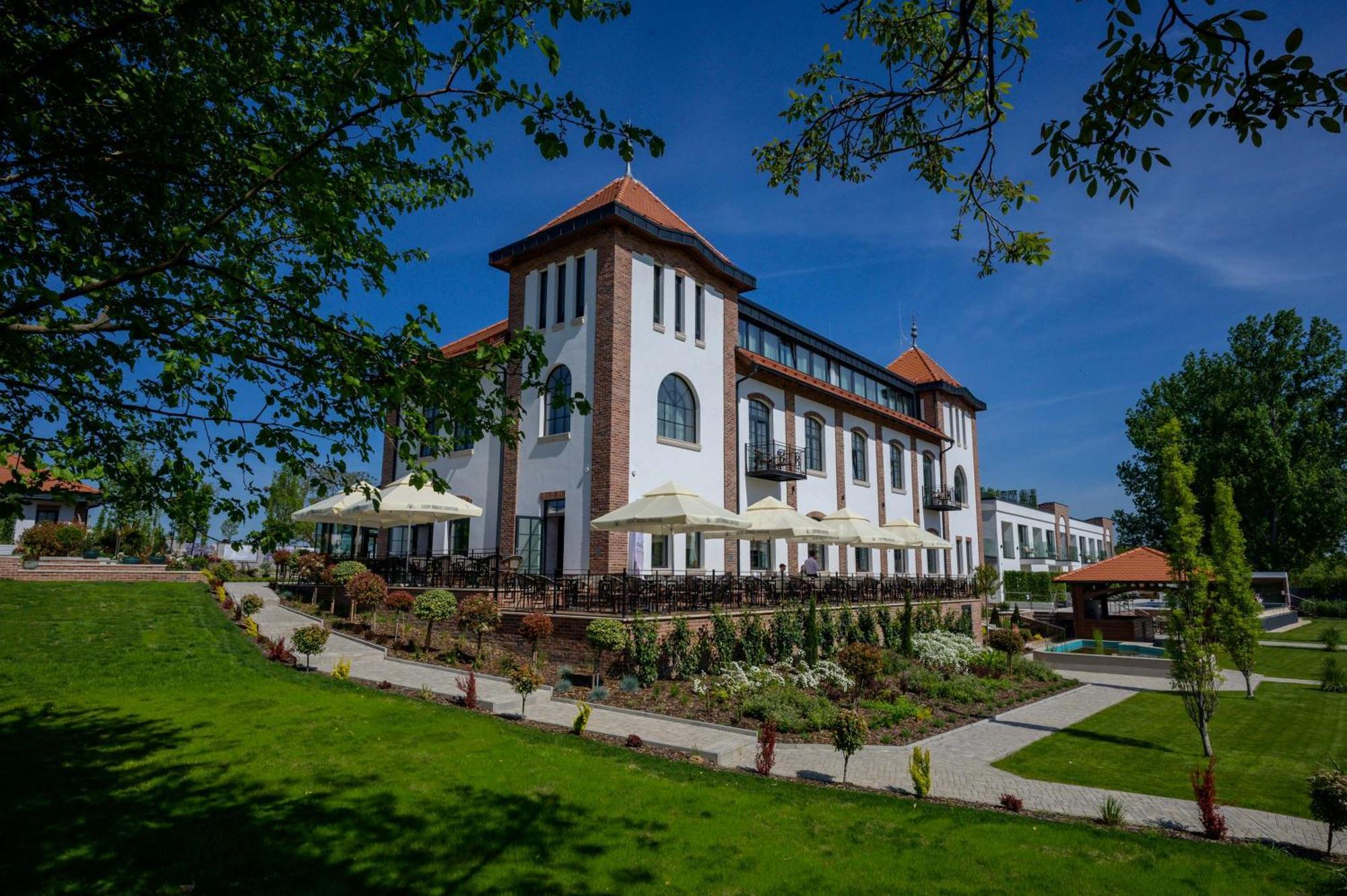Bordur Wellness Superior Es Szonyegmuzeum
